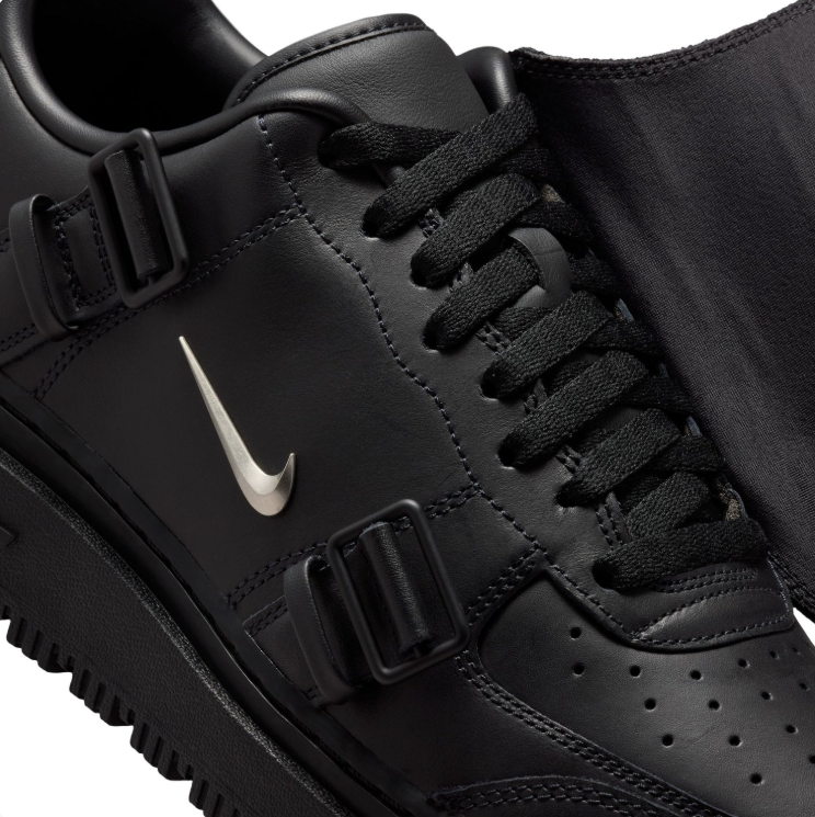 Nike Black Strap-Detail Low-Top Sneakers